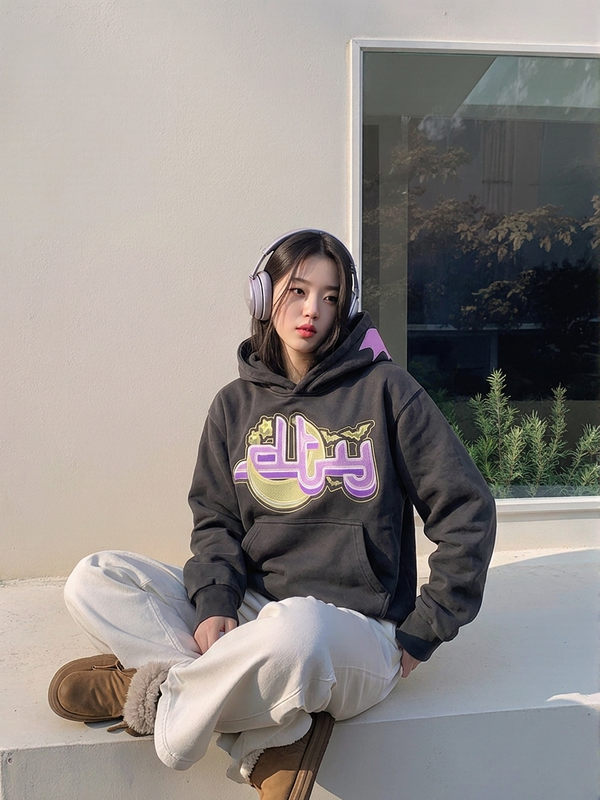 Vibrant Graphic Y2K Oversized Pullover Hoodie NS341